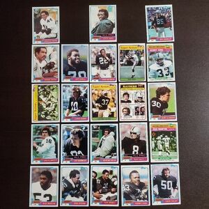 Vintage Oakland/Los Angeles Raiders Football Topps Card Lot - Black & Silver